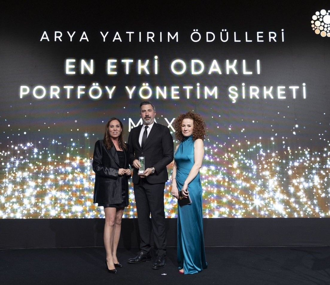 Maxis, Arya Women Investment Platform'un organize ettiği Türkiye’yi Dönüştüren Kadınlar Galası’nda, ‘En Etki Odaklı Portföy Yönetim Şirketi’ ödülünü aldı.